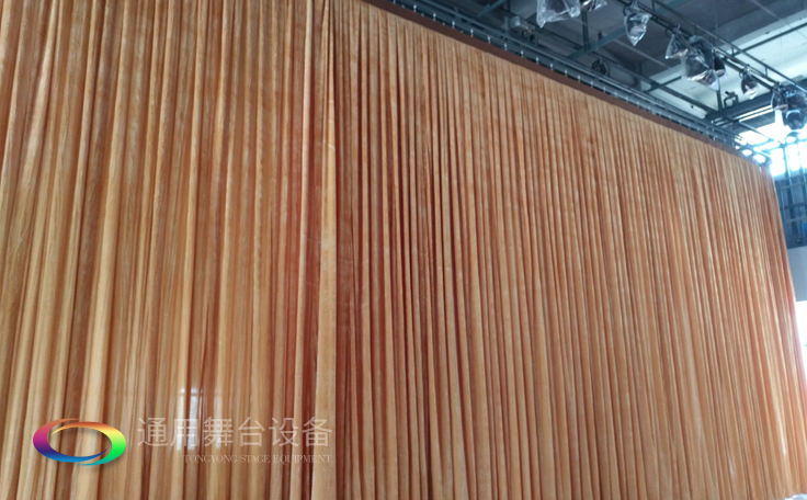 舞臺阻燃幕布在設施設備安裝、拆裝舞臺（包括裝臺、拆臺）以及系統調試、運行等操作規程