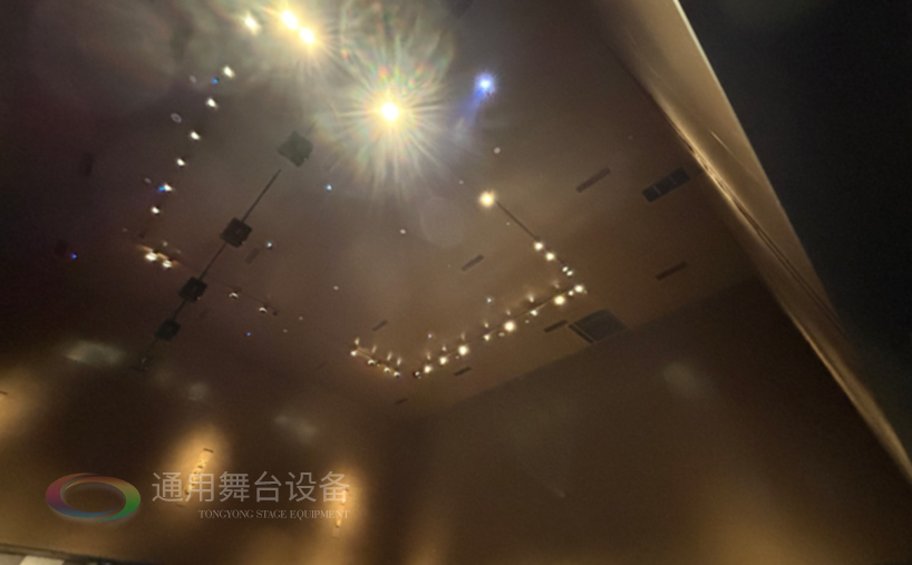 高效安裝舞臺(tái)吊桿、阻燃幕布，助力博物館多功能舞臺(tái)升級(jí)